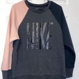 NIKE Woman’s Pink/Black Crew Neck Long Sleeve Size Medium Dri-Fit